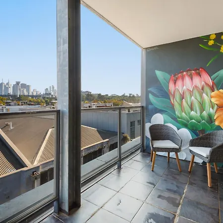 Modern 1-Bed City Skyline Views & Close To Shops Melbourne Exterior photo